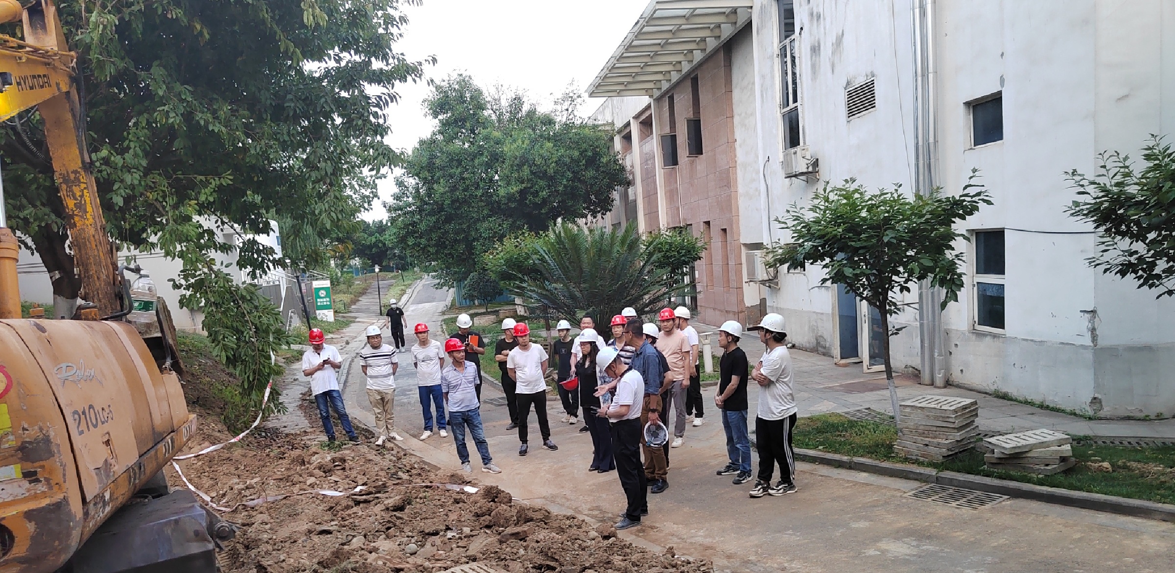 现场检查2.jpg 现场检查2.jpg